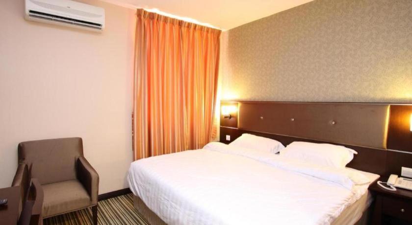 1 City Hotel Kota Kinabalu Exterior foto